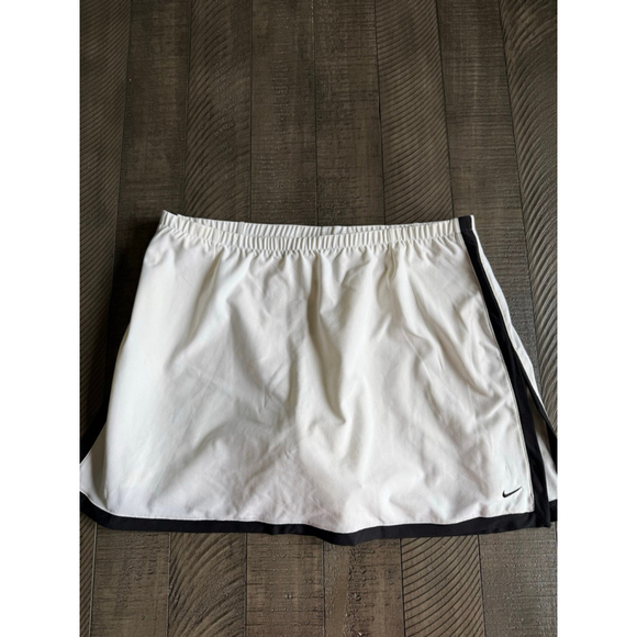 Nike Dri-FIT White Black Trim Skort | Built-in Shorts | Size L (12–14) - Picture 1 of 7